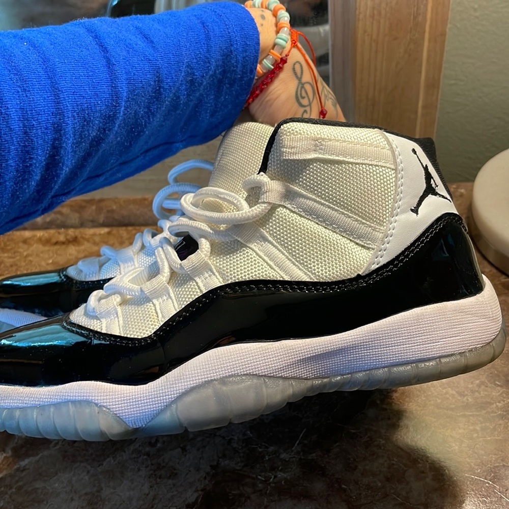 Jordan 11 concords size 8 womens 6 boys
